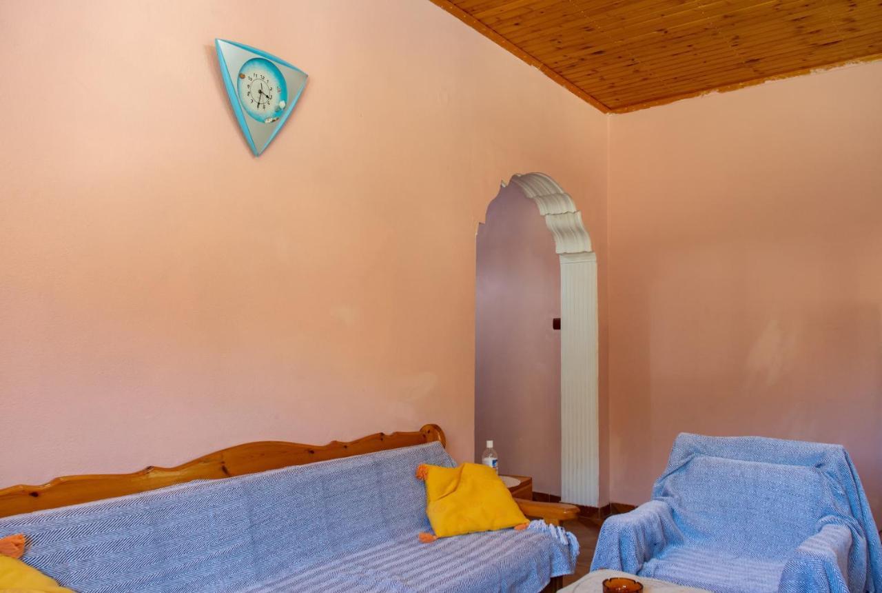 Agali Beach Pansion Mármaron Exterior foto