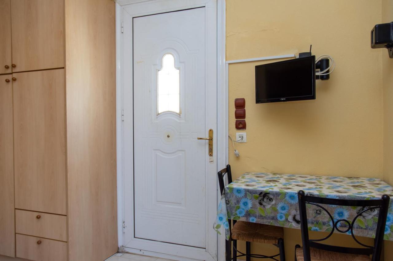 Agali Beach Pansion Mármaron Exterior foto