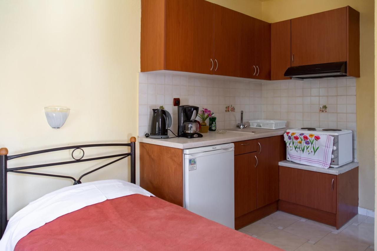Agali Beach Pansion Mármaron Exterior foto