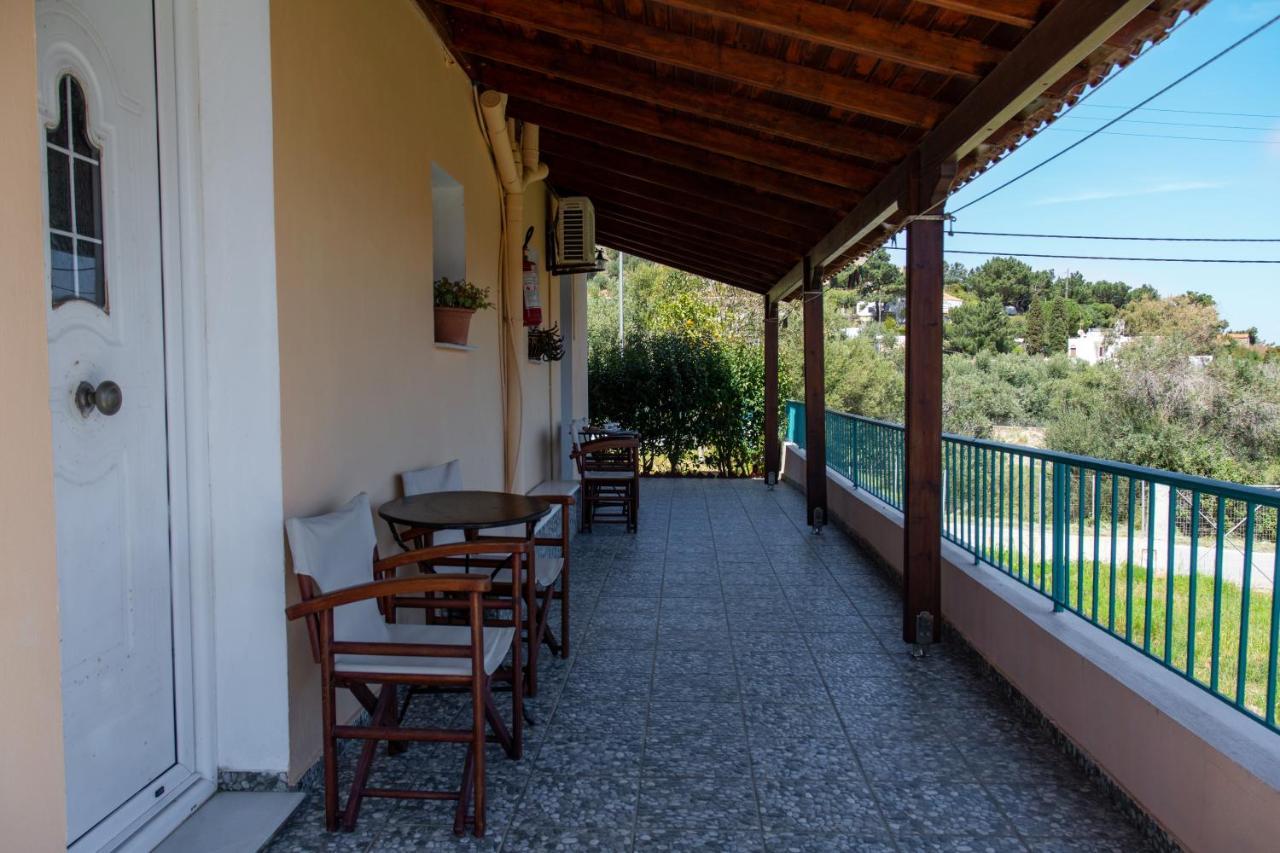 Agali Beach Pansion Mármaron Exterior foto
